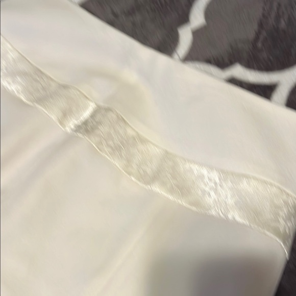 Apostrophe Cream coat with matching skirt with Faux Fur Collar - Picture 5 of 7